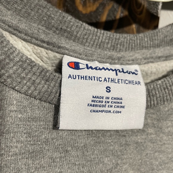 Champion sweater small - Picture 2 of 2